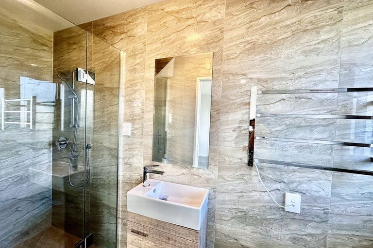 Photo of property in 50d Greenmeadows Avenue, Manurewa East, Auckland, 2102