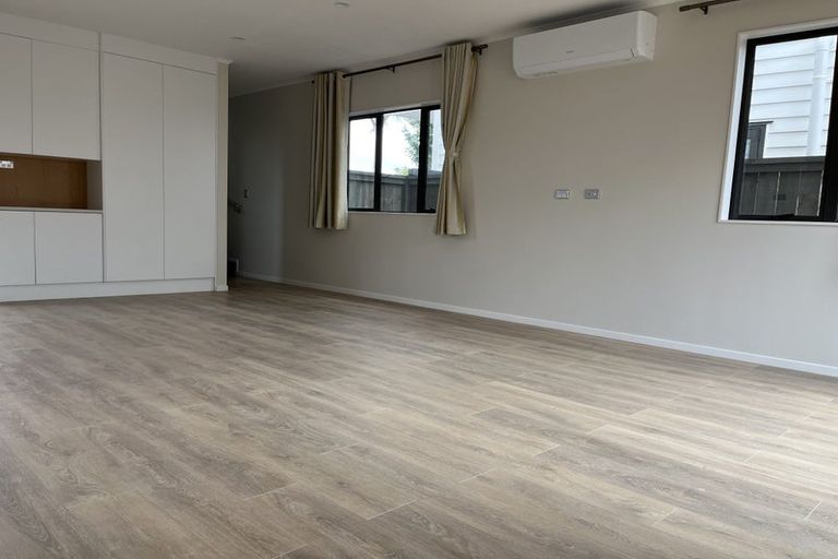 Photo of property in 4a Vanbrugh Place, Bucklands Beach, Auckland, 2014