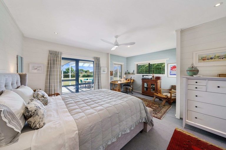 Photo of property in 12 Hawkins Drive, Martinborough, 5711