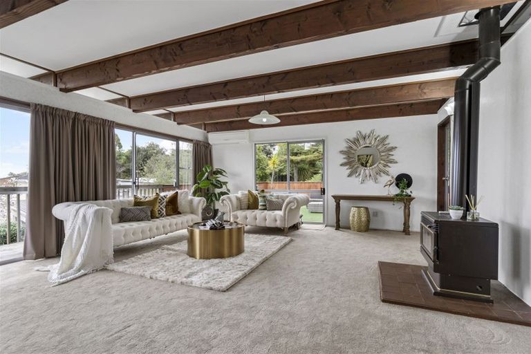 Photo of property in 46 Chatswood Grove, Chatswood, Auckland, 0626