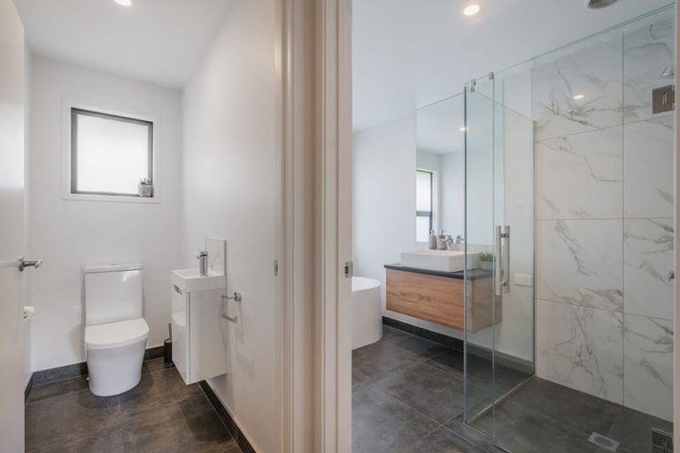 Photo of property in 10 Topping Place, Whitianga, 3510