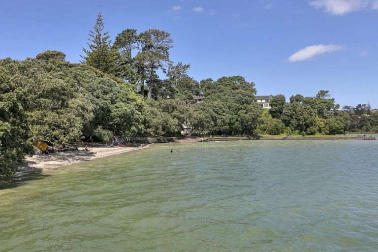Photo of property in The Haven, 29/120 Beach Haven Road, Beach Haven, Auckland, 0626