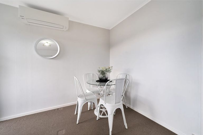 Photo of property in 1/28 Taipari Road, Te Atatu Peninsula, Auckland, 0610