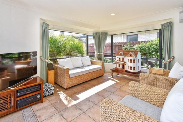 Photo of property in 15 Sunset Drive, Pukekohe, 2120