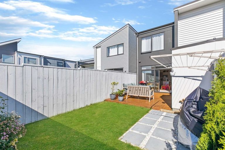 Photo of property in 11 Spotted Dove Road, Hobsonville, Auckland, 0616