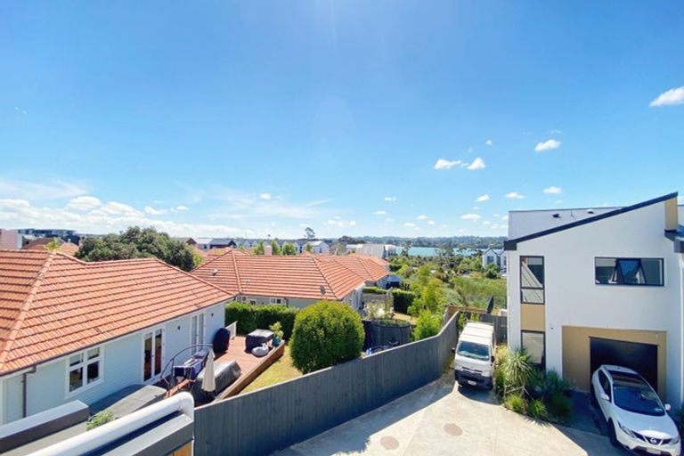 Photo of property in 5/2 Frances Bryers Road, Hobsonville, Auckland, 0616