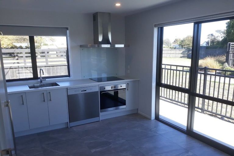 Photo of property in 31 Piripiri Place, Broomfield, Christchurch, 8042