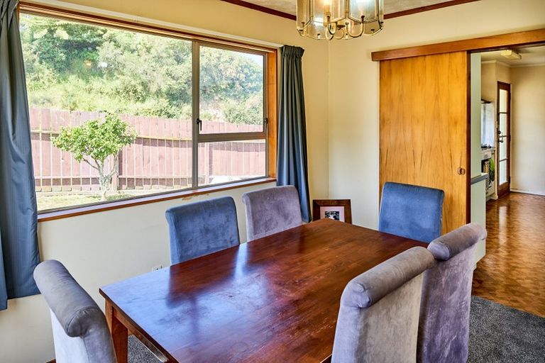 Photo of property in 1 Forglen Place, Tawa, Wellington, 5028