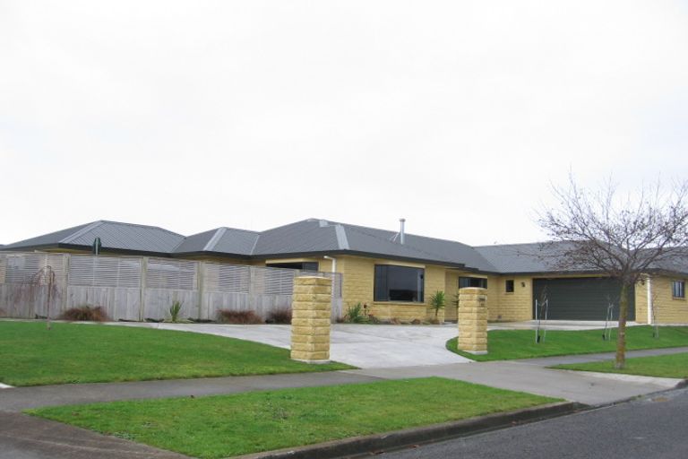 Photo of property in 145 Schnell Drive, Kelvin Grove, Palmerston North, 4414