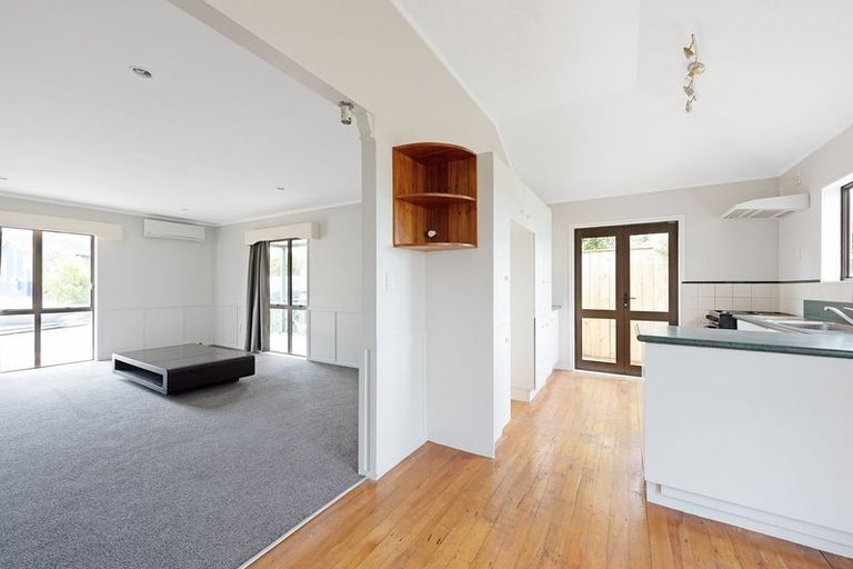 Photo of property in 52 Frobisher Street, Island Bay, Wellington, 6023