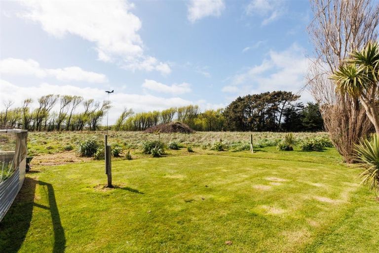 Photo of property in Build Inn, 1942 Parewanui Road, Parewanui, Bulls, 4894