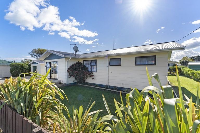 Photo of property in 214 Rangiuru Road, Otaki, 5512