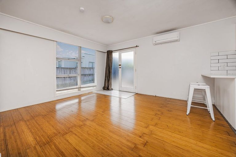 Photo of property in 2/8 James Road, Manurewa, Auckland, 2102