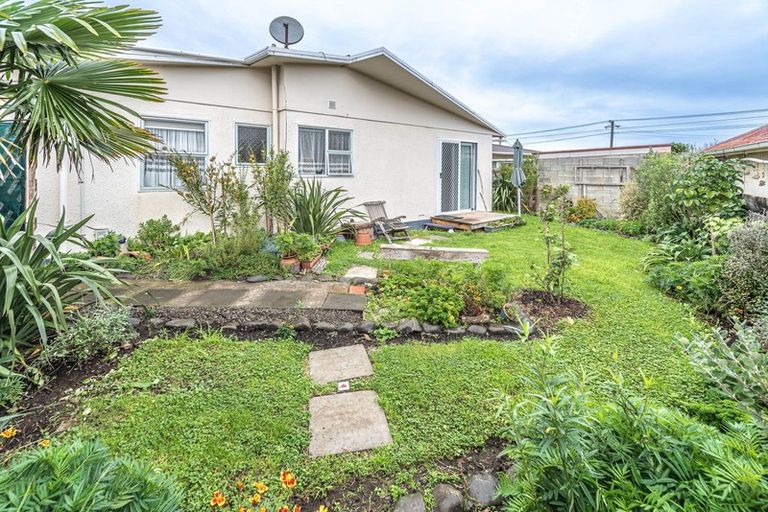 Photo of property in 4/104 Alma Road, Gonville, Whanganui, 4501
