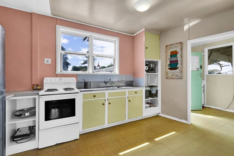 Photo of property in 4 Elizabeth Street, Patea, 4520