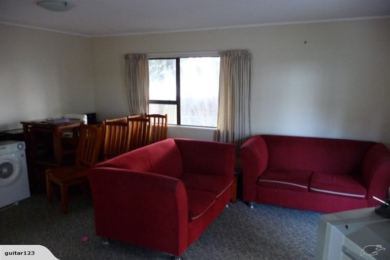 Photo of property in 2/10 Burundi Avenue, Clendon Park, Auckland, 2103
