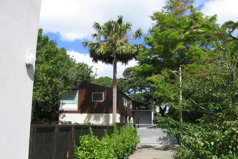 Photo of property in 53a Stanley Point Road, Stanley Point, Auckland, 0624