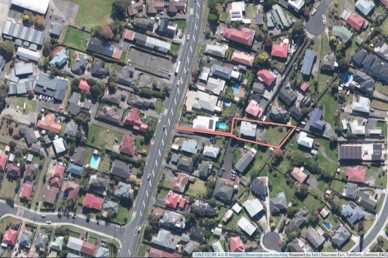 Photo of property in 193 Te Atatu Road, Te Atatu South, Auckland, 0610
