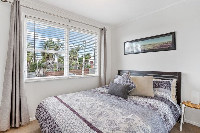 Photo of property in 20 Kapuka Road, Mangere Bridge, Auckland, 2022