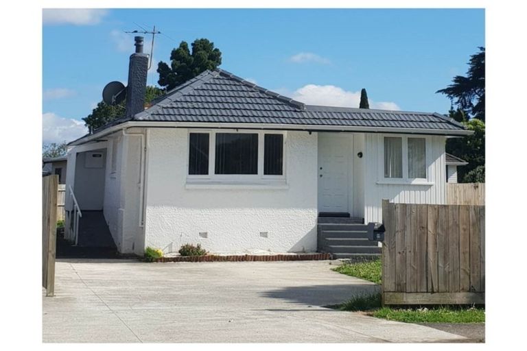 Photo of property in 11 Martin Road, Manurewa, Auckland, 2102