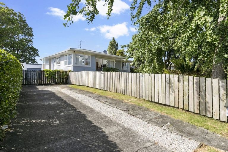 Photo of property in 30 Nile Road, Kelston, Auckland, 0602