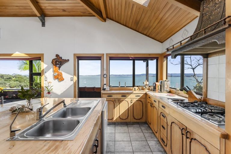 Photo of property in 16 Brigantine Drive, Beach Haven, Auckland, 0626