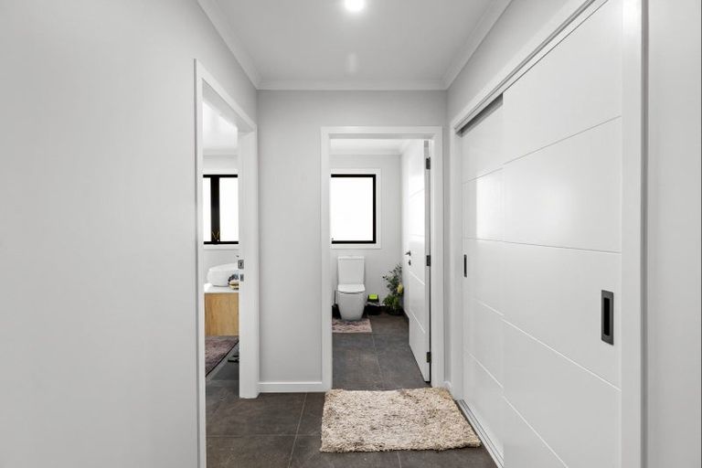 Photo of property in 230 Valley Views, Fitzherbert, Palmerston North, 4472