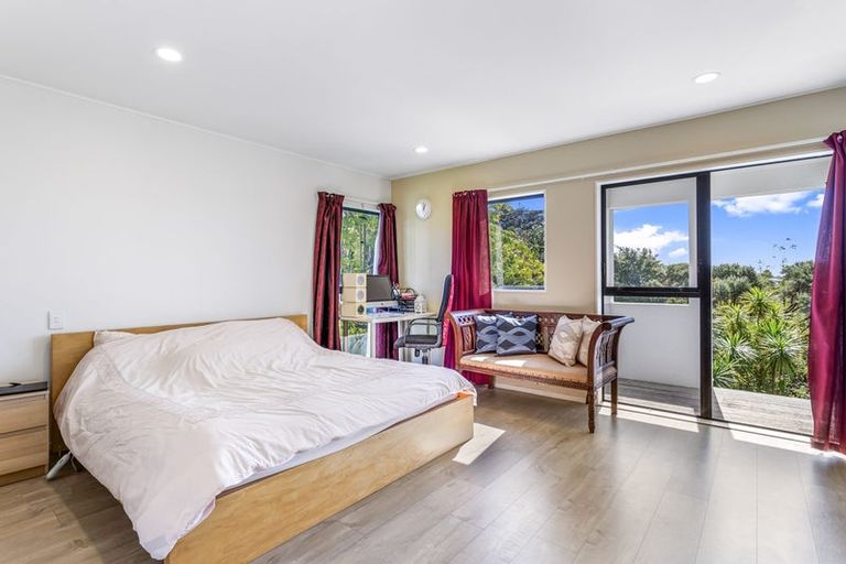 Photo of property in 1/13 Mizpah Road, Waiake, Auckland, 0630