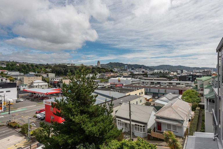 Photo of property in Grosvenor Cl, 13/6 Brown Street, Mount Cook, Wellington, 6021