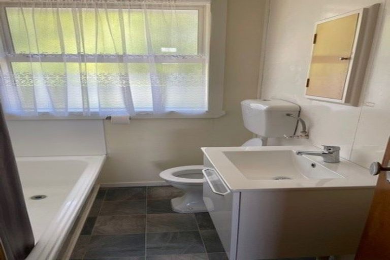 Photo of property in 1-6/74 Hokonui Drive, Gore, 9710