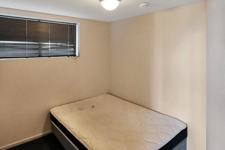 Photo of property in Orange Apartments/victoria Centr, 701/169 The Terrace, Wellington Central, Wellington, 6011