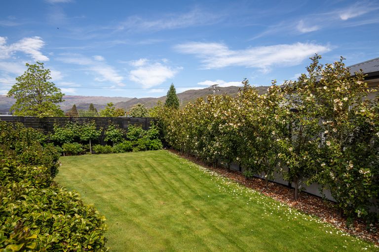 Photo of property in 76 Shields Street, Clyde, 9330