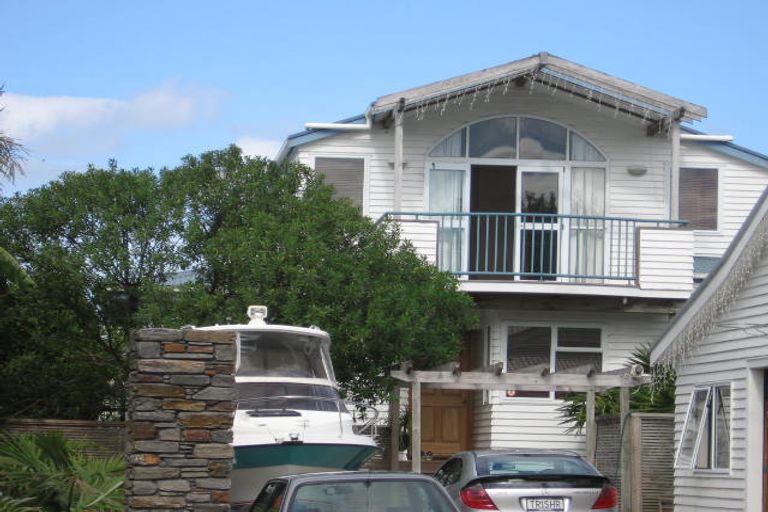 Photo of property in 52 Kowhai Road, Campbells Bay, Auckland, 0630