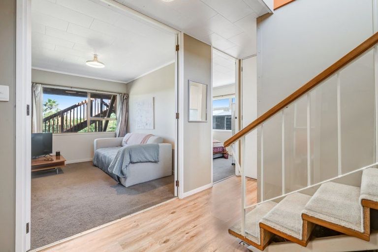 Photo of property in 29 Melandra Road, Stanmore Bay, Whangaparaoa, 0932