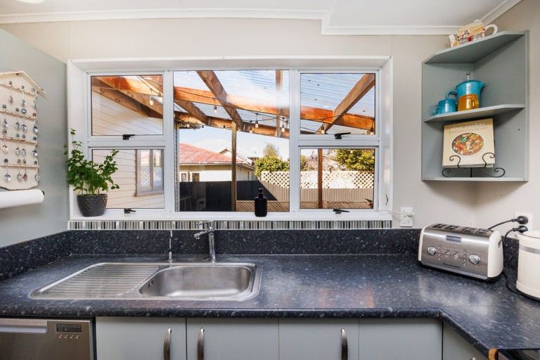 Photo of property in 32 Colombo Street, Hokowhitu, Palmerston North, 4410