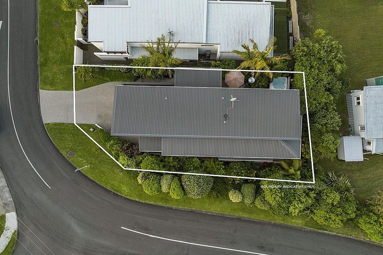 Photo of property in 2a Rushden Terrace, Red Beach, 0932