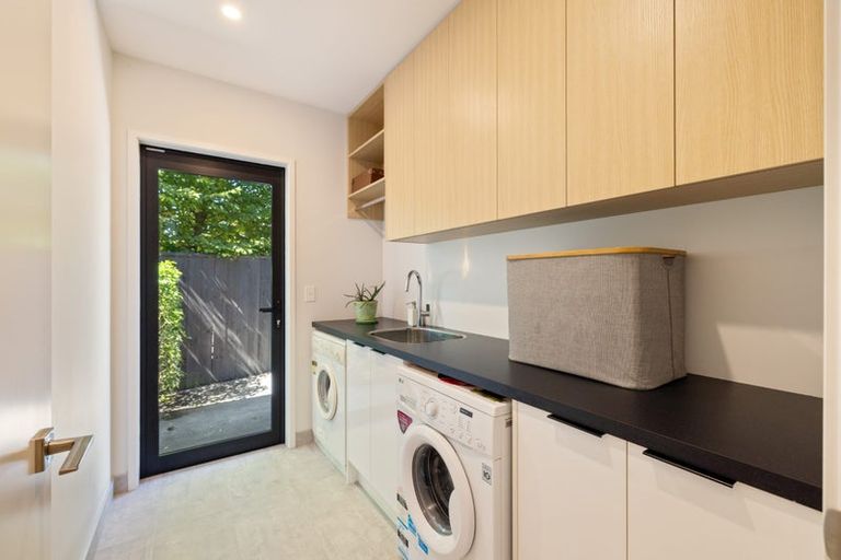 Photo of property in 64a Straven Road, Fendalton, Christchurch, 8014