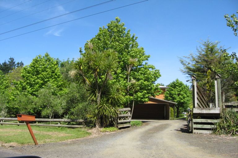 Photo of property in 30 Nobilo Road, Kumeu, 0891
