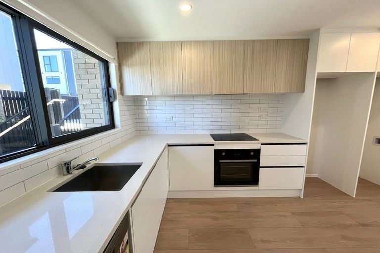 Photo of property in 54 Huri Street, Mangere Bridge, Auckland, 2022