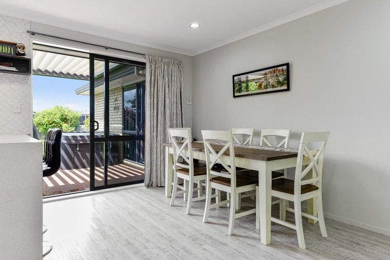 Photo of property in 21 Mangakoea Place, St Andrews, Hamilton, 3200