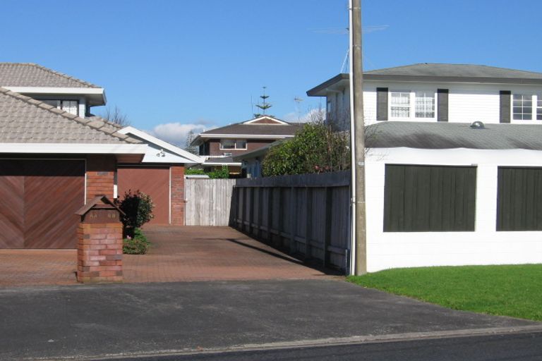 Photo of property in 1/8 Beach Road, Orewa, 0931