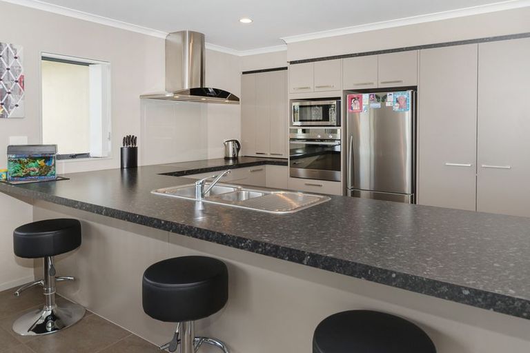 Photo of property in 13 Woodcroft Way, Pukekohe, 2120