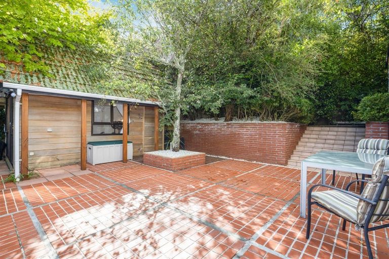 Photo of property in 2 Ramsey Place, Karori, Wellington, 6012