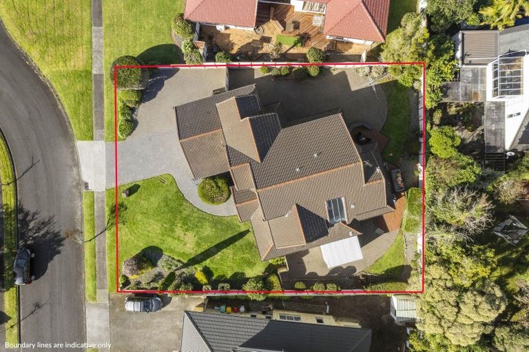 Photo of property in 23 Gillard Place, Eastern Beach, Auckland, 2012