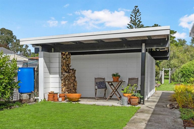 Photo of property in 32 Lynden Avenue, Hillcrest, Auckland, 0627