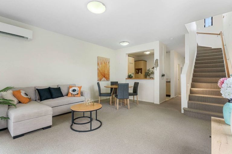 Photo of property in 118/2 Armoy Drive, East Tamaki, Auckland, 2016