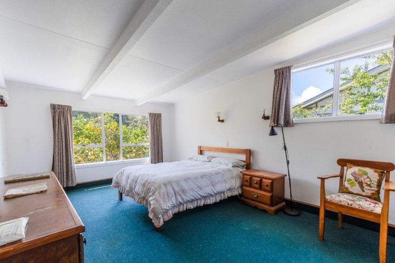 Photo of property in 18 Hunia Street, Marton, 4710