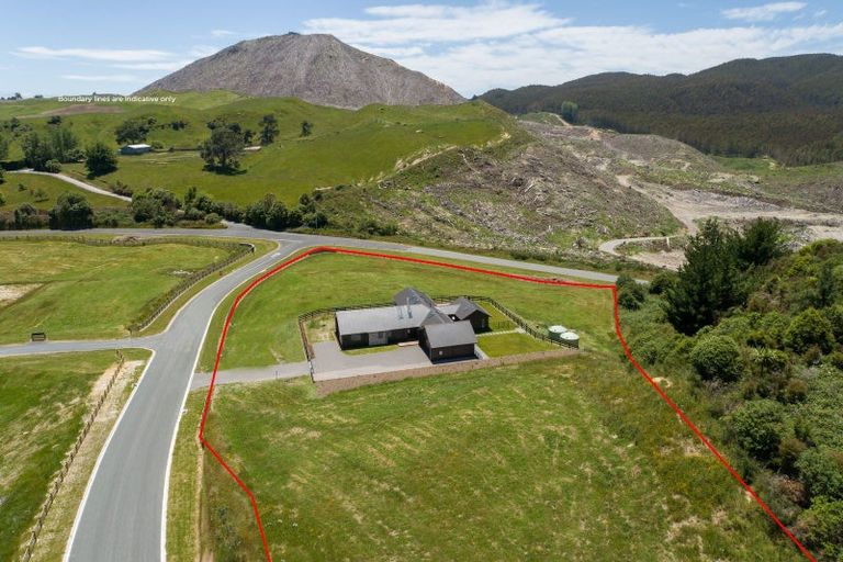 Photo of property in 11 Lochridge Drive, Kinloch, 3377