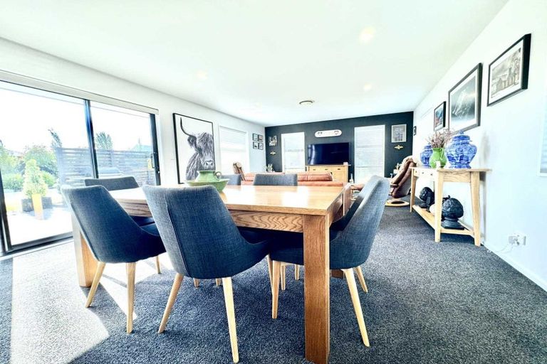 Photo of property in 28 Highgate Drive, Rangiora, 7400