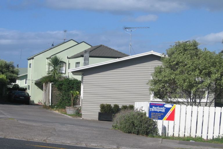 Photo of property in 2/23 Forrest Hill Road, Milford, Auckland, 0620